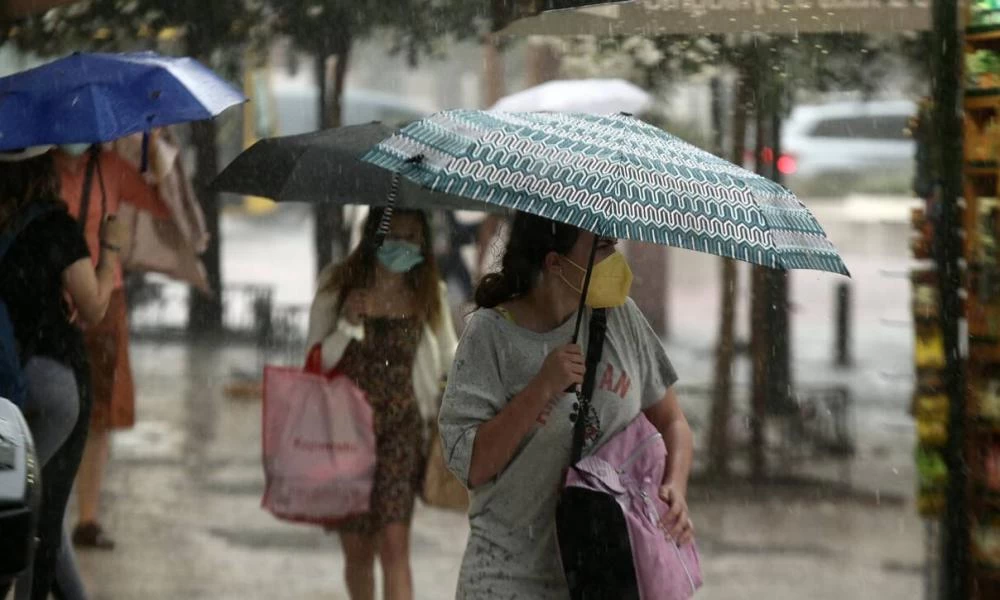 Καιρός: Τοπικές βροχές χωρίς μεταβολή στην θερμοκρασία